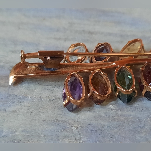 Vintage 18K Yellow Gold Custom Leaf Design Multi Coloured Gemstones Brooch - Picture 13 of 16